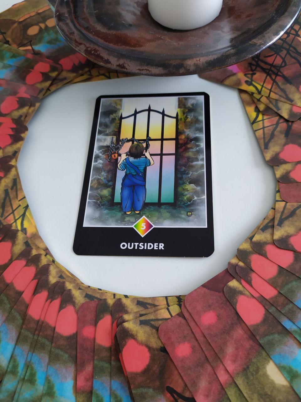 Tarotová karta Osho Zen Tarot s názvom Outsider