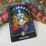 Karta Osho Zen Tarot 7 dúhy s názvom Trpezlivosť