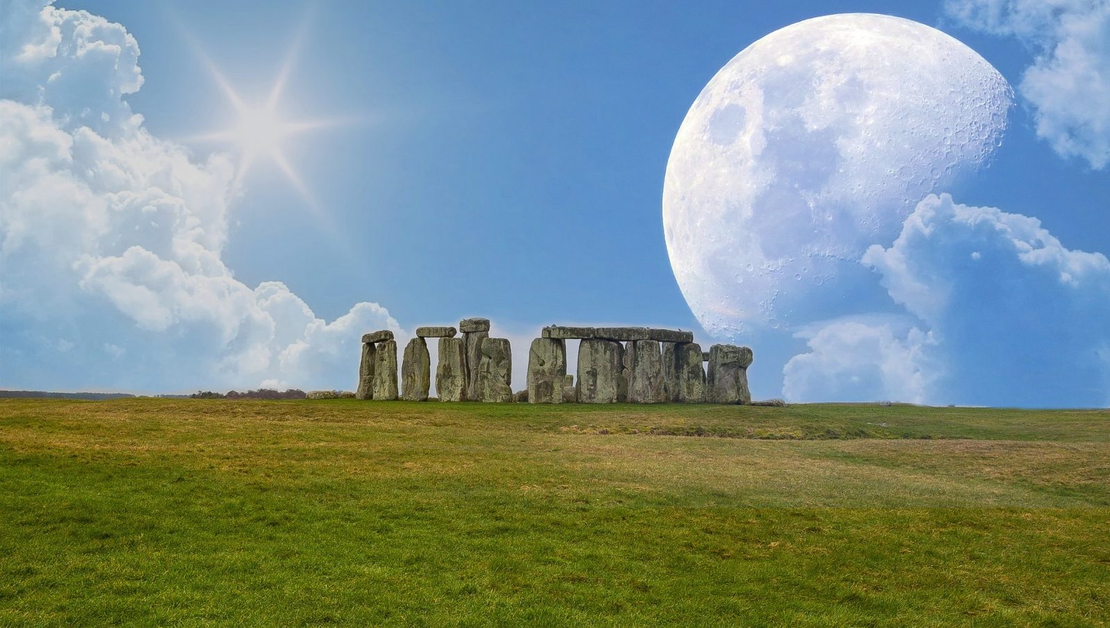 Stonehenge, Slnko a Luna