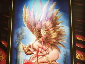 Anjel so zviazanými krídlami na obrázku karty zo sady Orákulum vízií